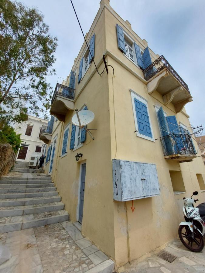 Artemis Ermoupoli Centre Appartement Pour Petit Budget Backpackers Exteriér fotografie